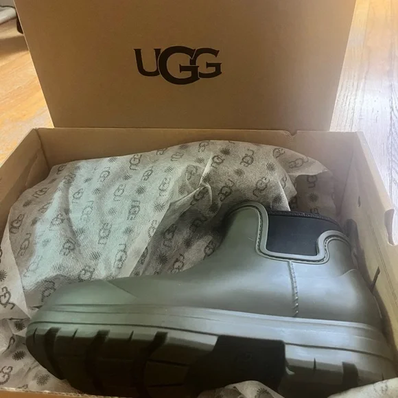 UGG Women's Waterproof Boots - Khaki and Black - Picture 2 of 3